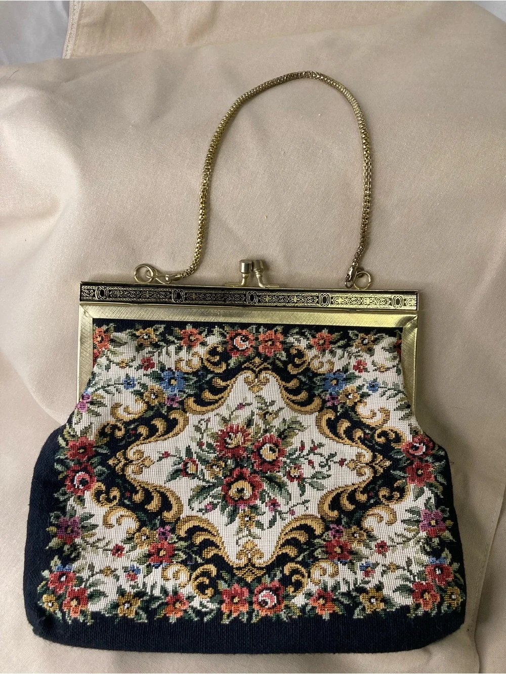 Vintage Floral Tapestry Frame-Top Handbag - Black & Multicolor